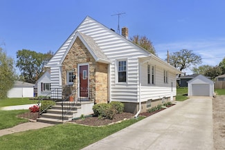 7729 Pershing Blvd, Kenosha, WI 53142