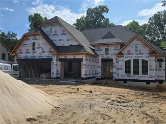 2844 Saint Giles Ct, High Point, NC 27262