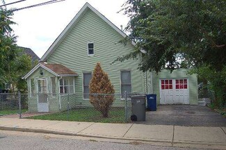 224 Michigan St, Elgin, IL 60120