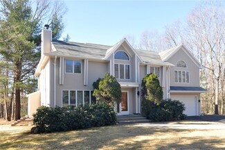 21 Young Ln, Johnston, RI 02919