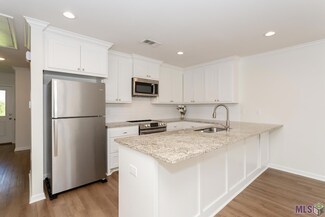 8838 Pecan Tree Dr, Baton Rouge, LA 70810