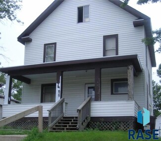 918 W 10th St, Sioux Falls, SD 57104