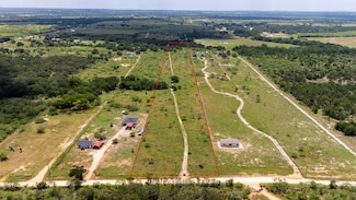 401 Turnback Trail, Dale, TX 78616
