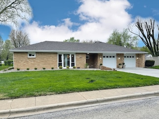 1299 Riverlane Dr, Bradley, IL 60915