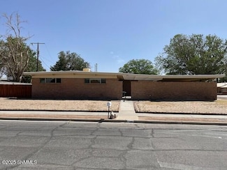 2640 Desert Dr, Las Cruces, NM 88001