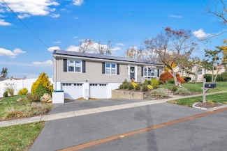 80 Daniel Dr, Stratford, CT 06614