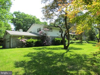 1310 E Wyomissing Blvd, Reading, PA 19611