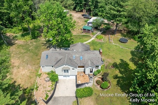 10472 SW Greenville Rd, Greenville, MI 48838