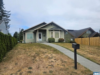 811 W 8th St, Port Angeles, WA 98363