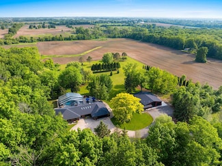 3525 Hickory Hill Rd, Neenah, WI 54956