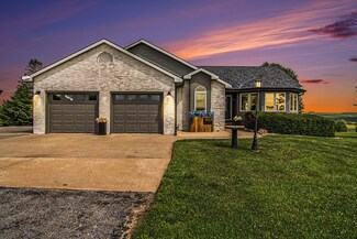 812 Lincoln St, Minden, IA 51553