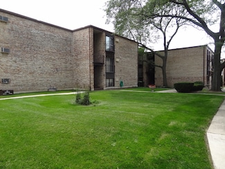 1930 Cherry Ln Unit 221, Northbrook, IL 60062
