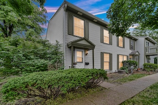 1694 Farragut Ct Unit C, Wheaton, IL 60189
