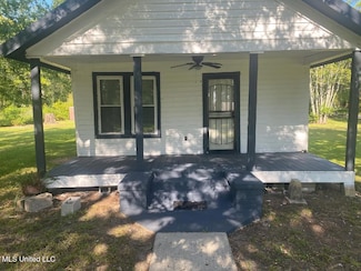 4425 Second St, Moss Point, MS 39563
