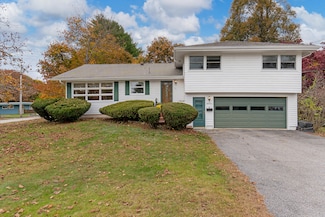 53 Hampton Ave, Auburn, ME 04210