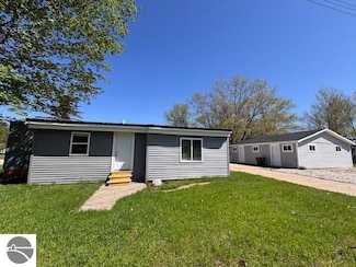 310 Division St, Kalkaska, MI 49646