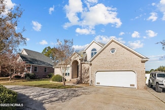905 Coral Ct, New Bern, NC 28560