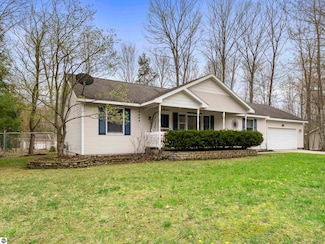 19275 Beechridge Dr, Lake Ann, MI 49650