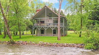 312 Theron McCray Rd, Hayesville, NC 28904