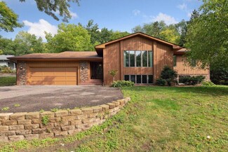 211 W Kraft Rd, Saint Paul, MN 55118