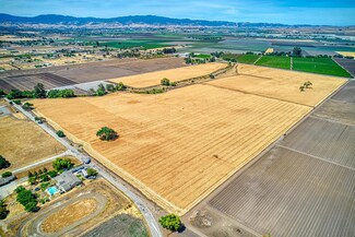001 Fairview Rd, Hollister, CA 95023