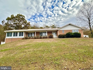 360 Hummingbird Ln, Needmore, PA 17238