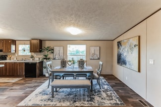 135 Frio Estates Dr, Moore, TX 78057