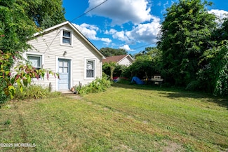 3 Highland Ave, Island Heights, NJ 08732