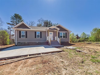 19 Hillside Ave, Granite Falls, NC 28630