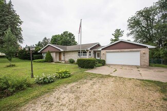 953 Badger Rd, Hazel Green, WI 53811
