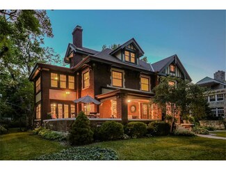 66 Janssen Place, Kansas City, MO 64109