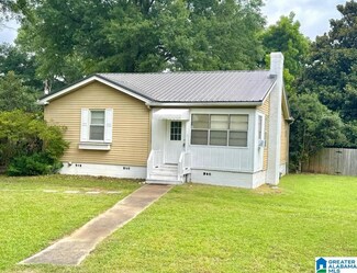 201 Meadowood Ave, Bessemer, AL 35023