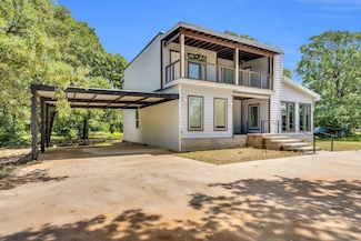 815 N Seven Points Blvd, Seven Points, TX 75143