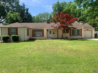 3409 SW 20th St, Topeka, KS 66604