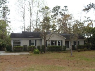 36 Calhoun Dr, Sumter, SC 29150