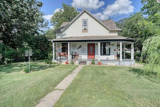 407 S 2nd St, Canton, KS 67428