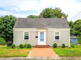 22 State Ave, Cape Elizabeth, ME 04107