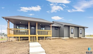 6850 Viola Ct, Sioux Falls, SD 57107