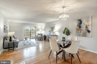 10313 Valley Forge Cir Unit 313, King of Prussia, PA 19406