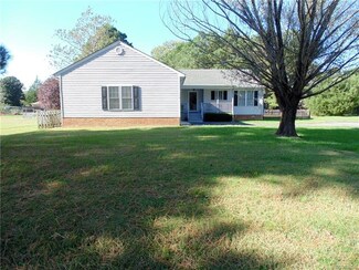 910 Cherokee St, West Point, VA 23181