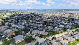 4735 Starboard Dr, Bradenton, FL 34208