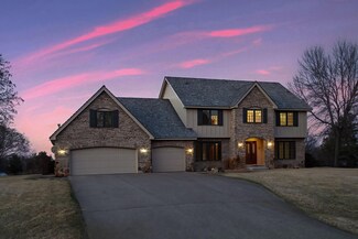 14 Hill Farm Cir, Saint Paul, MN 55127