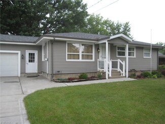 5253 Kuszmaul Ave NW, Warren, OH 44483