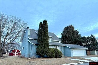 107 107 S Oak St, Vernon Center, MN 56090
