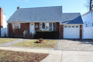 70 Clawson St, Staten Island, NY 10306