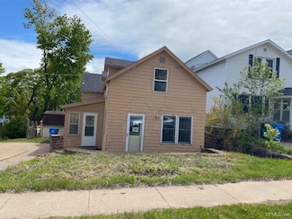 331 W Bluff St, Marquette, MI 49855