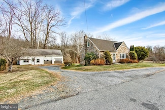 317 Oley Furnace Rd, Fleetwood, PA 19522