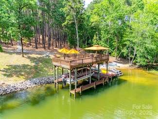 18311 Rosapenny Rd, Charlotte, NC 28278