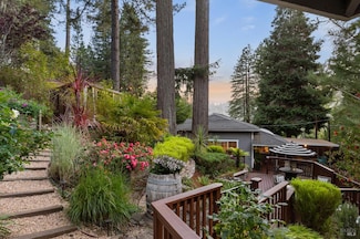14212 Woodland Dr, Guerneville, CA 95446