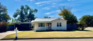 411 13th St, Abernathy, TX 79311